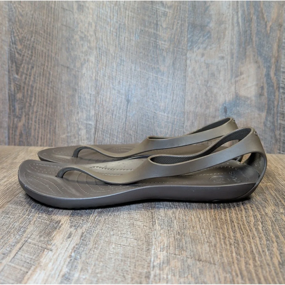 Crocs Serena Sexi Espresso Brown T-strap Thong Sandals Women's Size 9 Casual